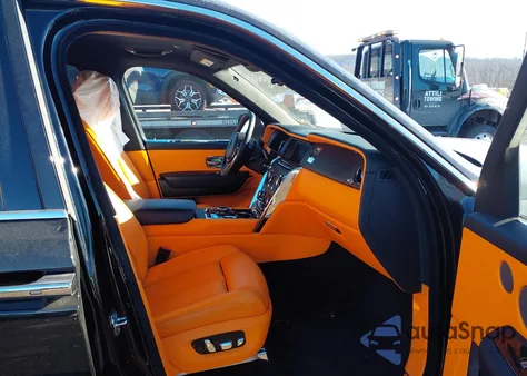 2022 Rolls-Royce Cullinan z USA, uszkodzony, nr VIN SLATV4C04NU211047